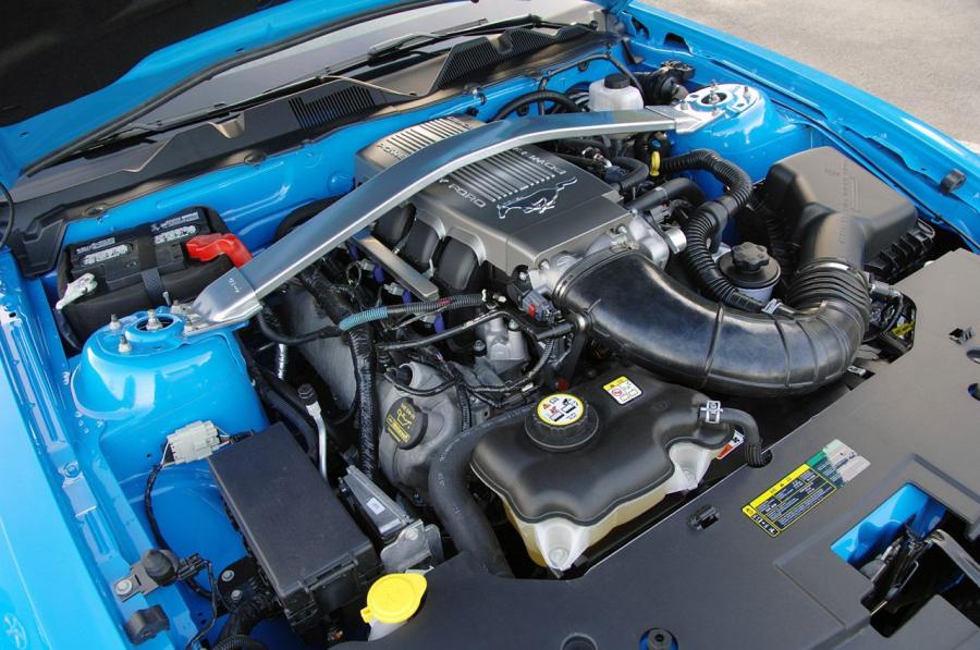  Ford Mustang GT 2010 года  (фото 72 из 213)